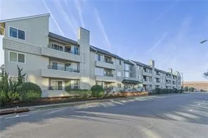 304 28th ST #105, Virginia Beach — 1 bed Residential, 400 sqft