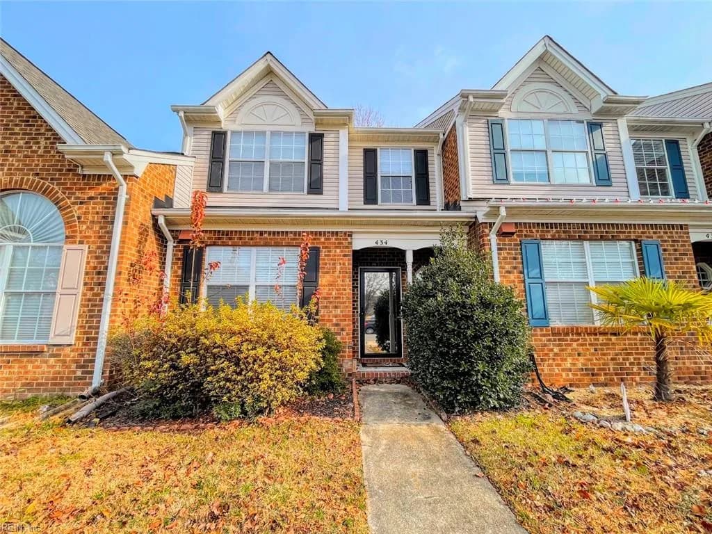 434 S Lake CIR, CHESAPEAKE VA 23322 - Main photo