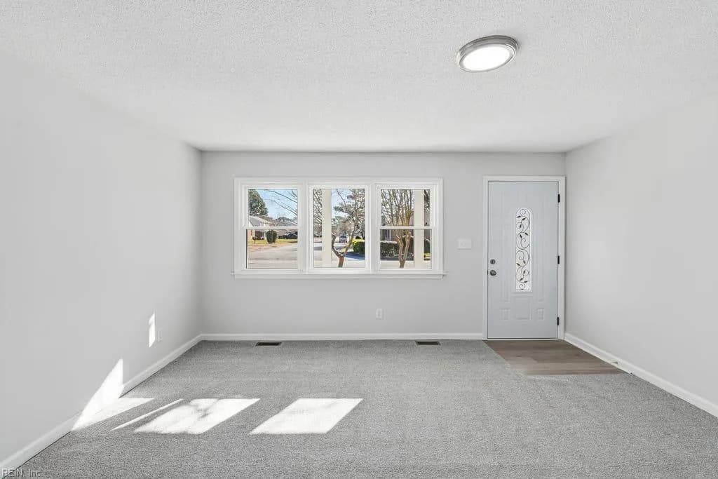18 Fort Worth ST, HAMPTON VA 23669 - Photo 4