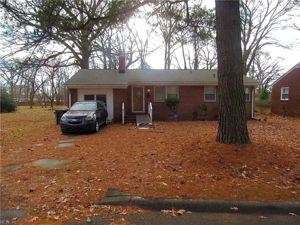 10 W Walker RD, HAMPTON VA 23666 - Photo 2
