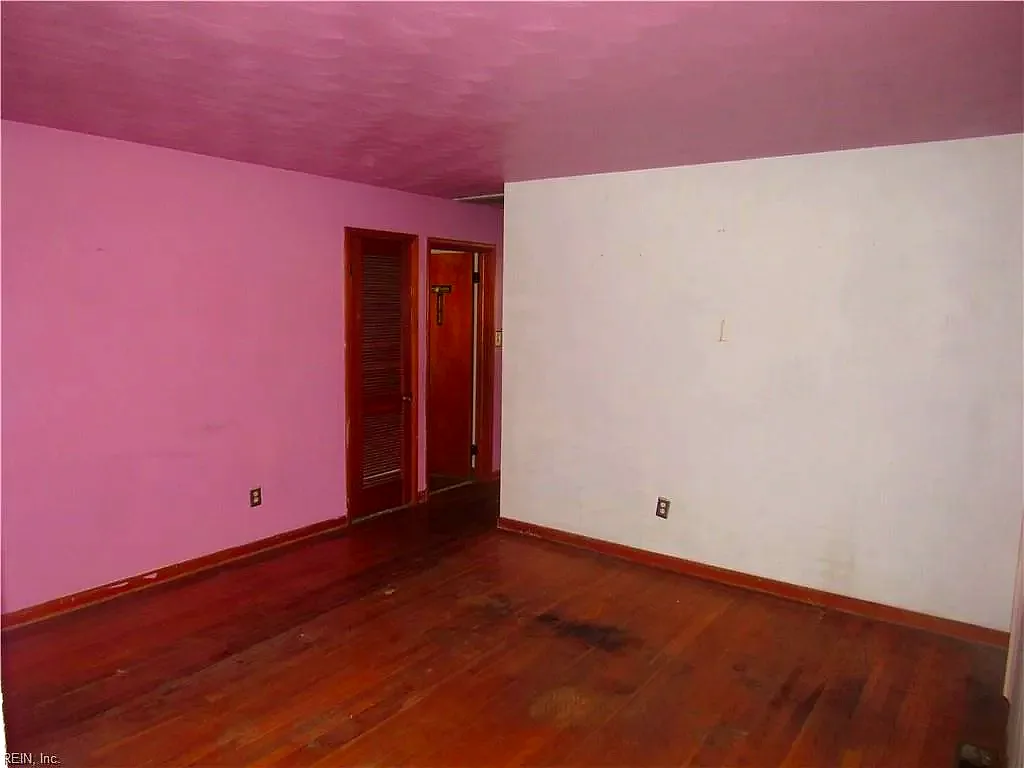 10 W Walker RD, HAMPTON VA 23666 - Photo 3
