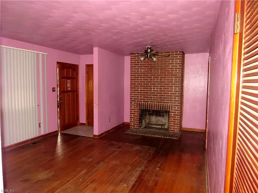 10 W Walker RD, HAMPTON VA 23666 - Photo 5