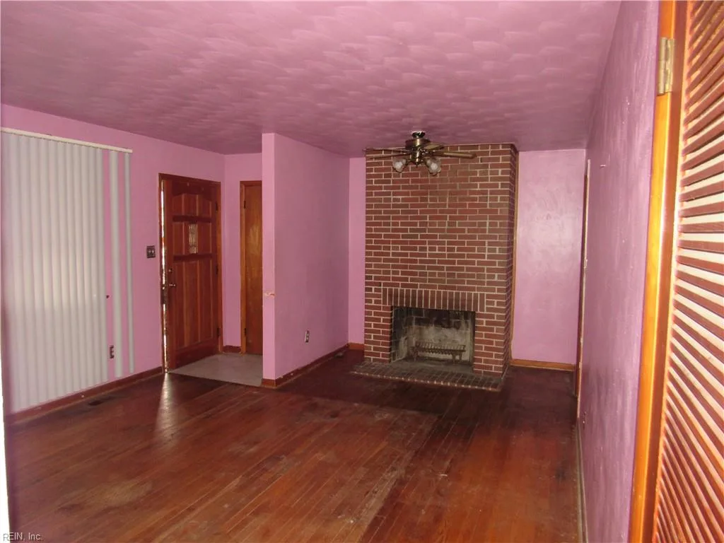 10 W Walker RD, HAMPTON VA 23666 - Photo 5