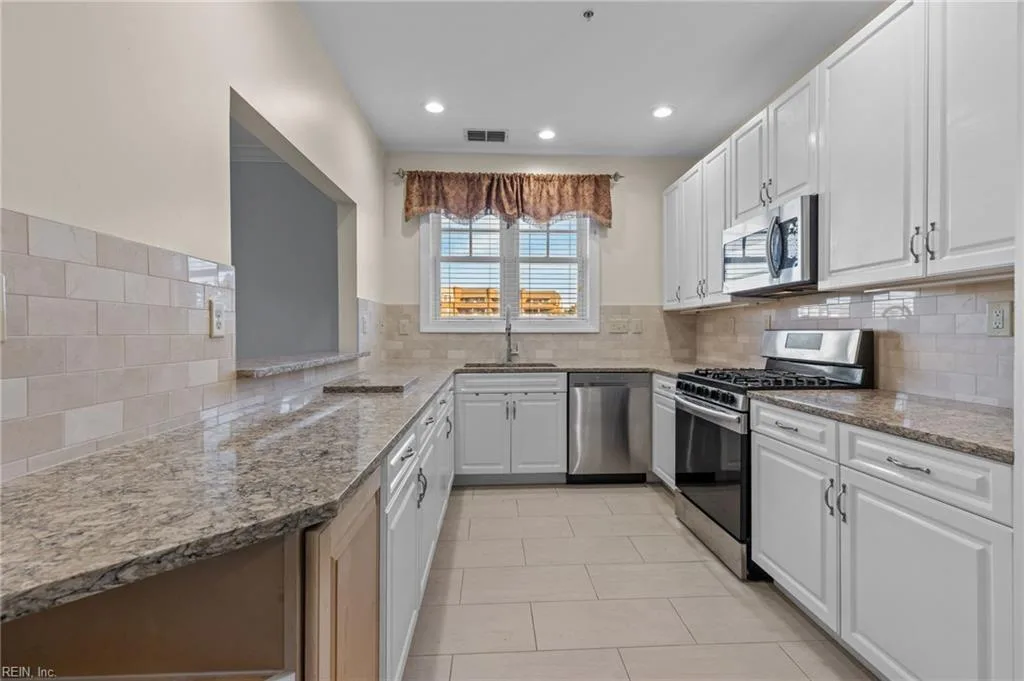 301 Brooke AVE #103, NORFOLK VA 23510 - Photo 5