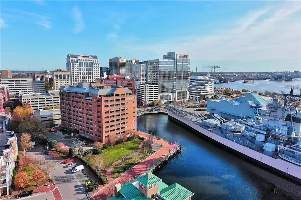 215 Brooke Ave, Norfolk, VA 23510, USA - Main photo