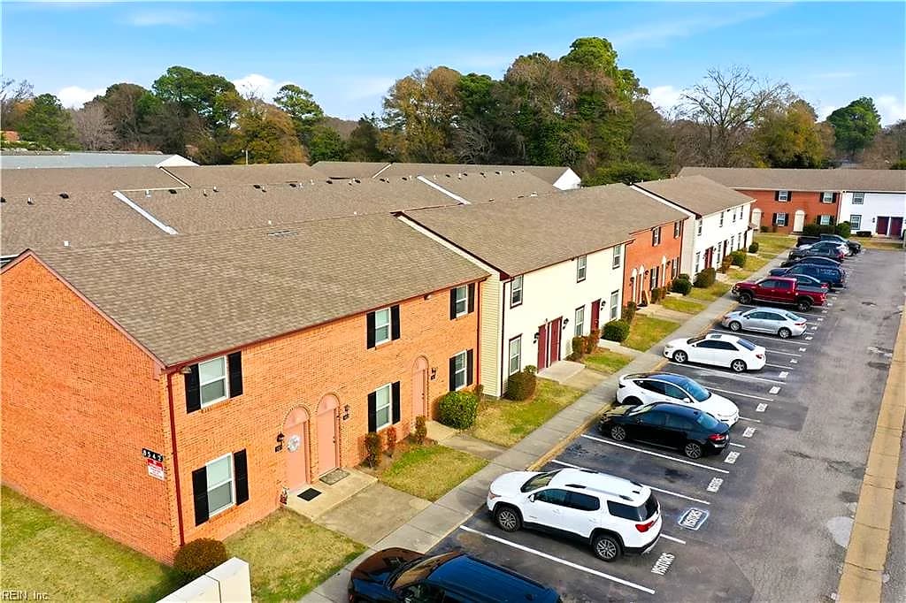 8534 Chesapeake BLVD, NORFOLK VA 23503 - Main photo