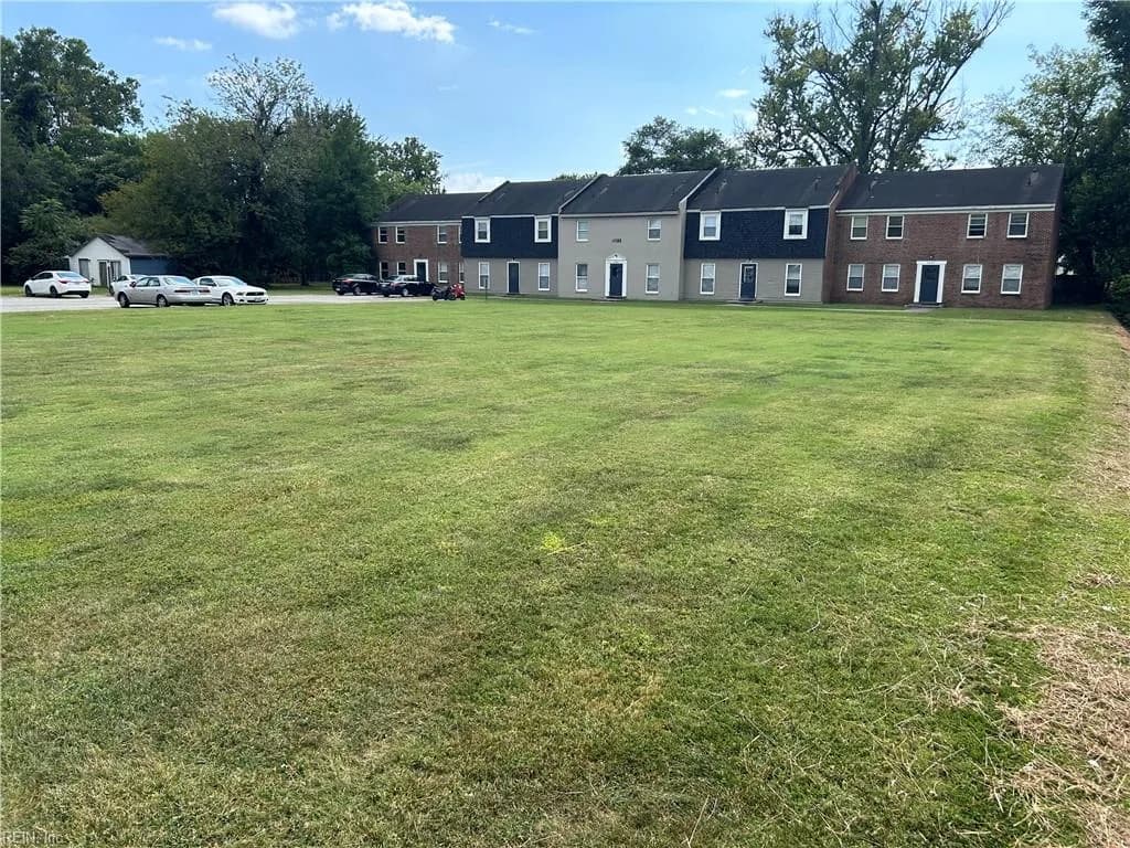 14375 Old Courthouse WAY, NEWPORTNEWS VA 23608 - Photo 2