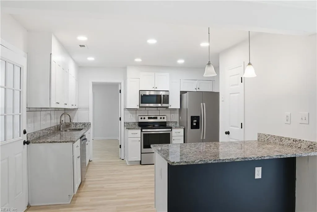 610 Queens Creek RD, Williamsburg — 4 bed Residential, 2,600 sqft