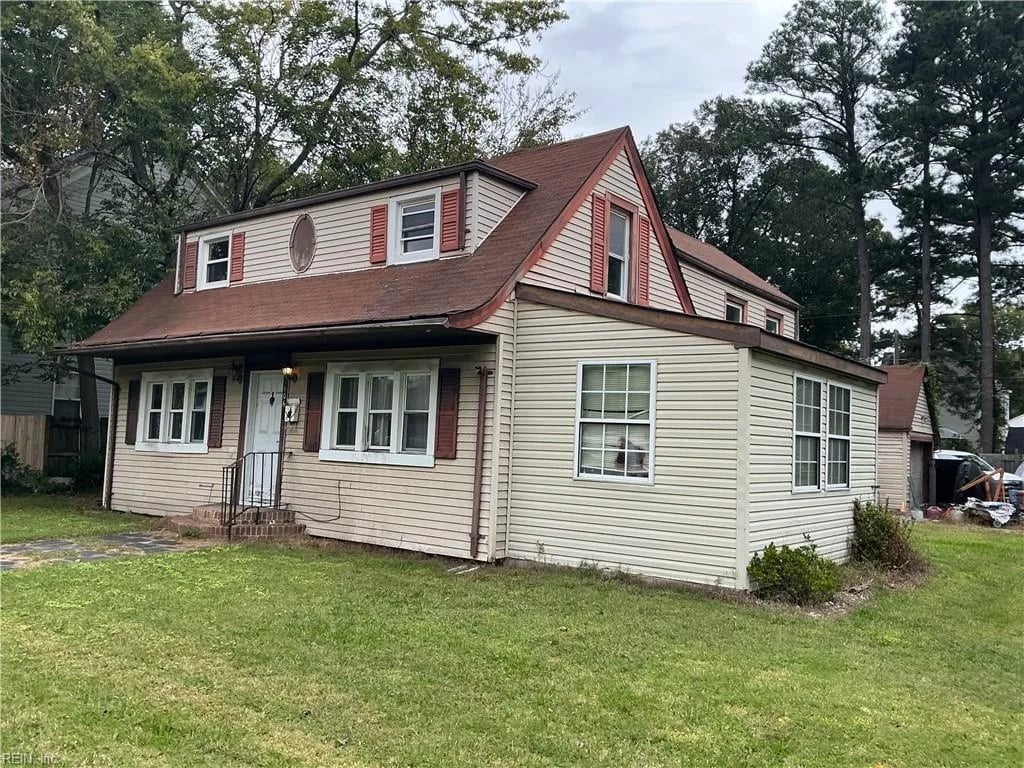 106 Locust AVE, Hampton — 6 bed Residential, 3,614 sqft