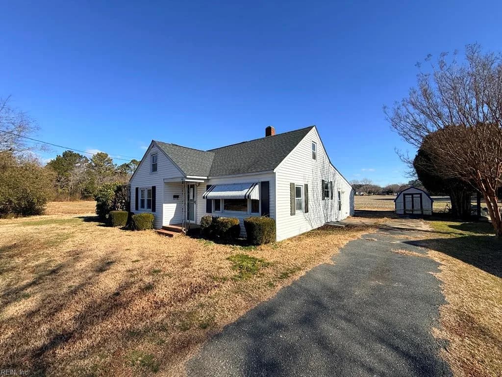 22 Jackson ST, ONANCOCK VA 23417 - Photo 4