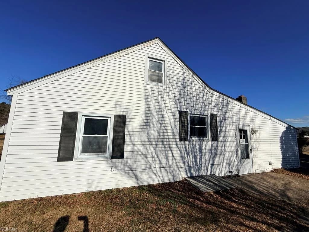 22 Jackson ST, ONANCOCK VA 23417 - Photo 5
