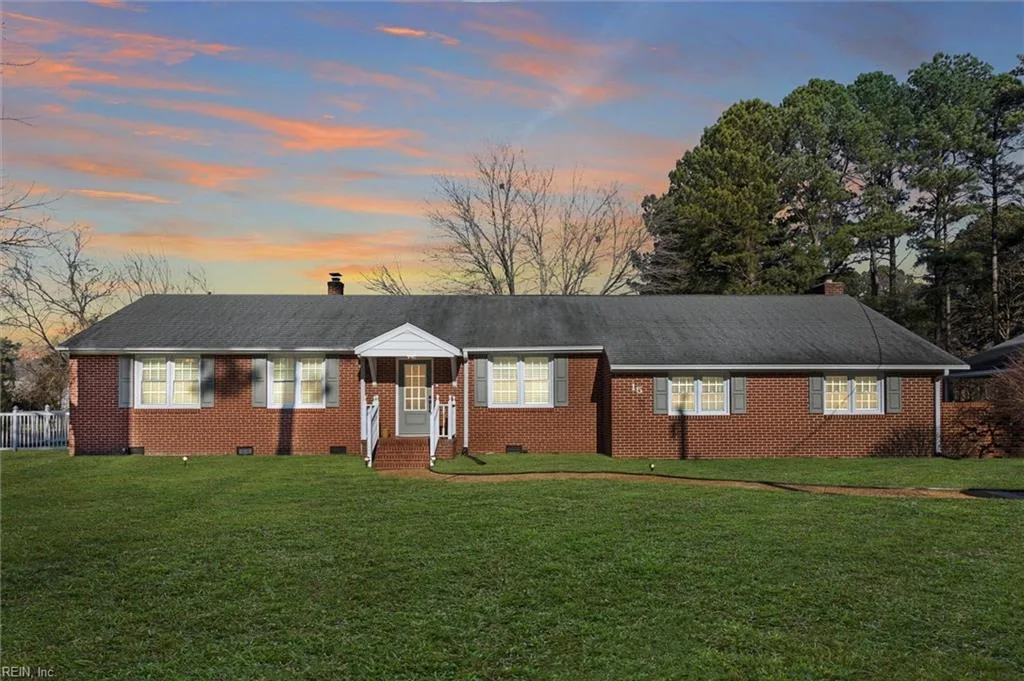 15 Willow RD, Hampton — 4 bed Residential, 2,404 sqft