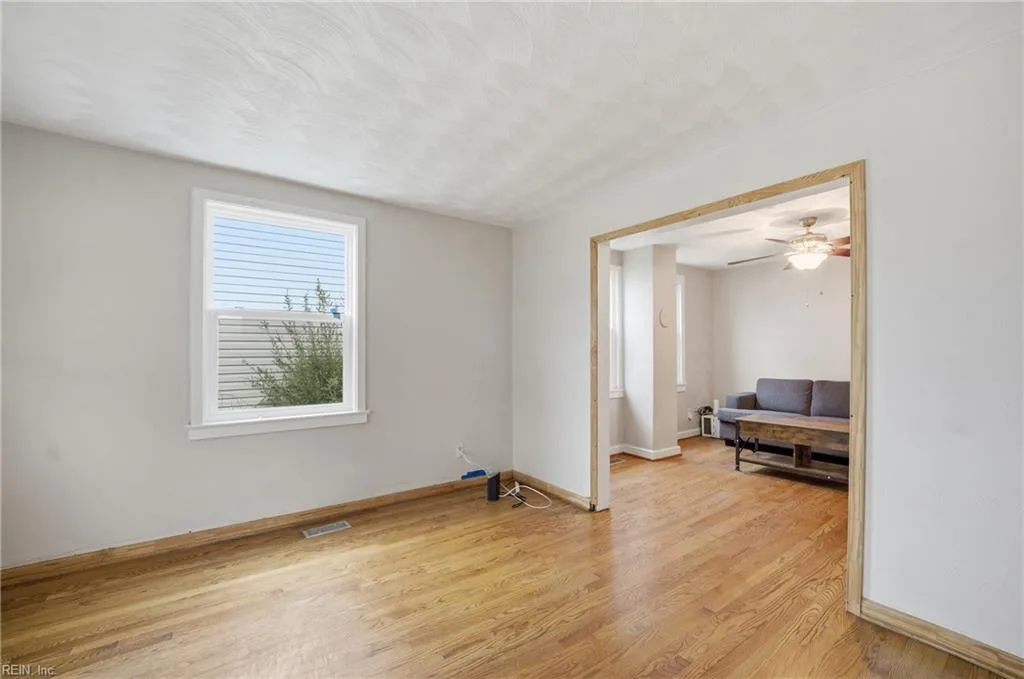 1408 Wilson RD, NORFOLK VA 23523 - Photo 4