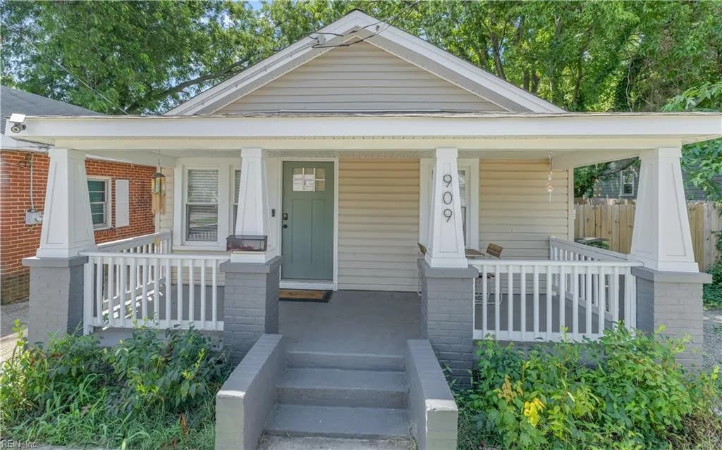 909 Florida ST, HAMPTON VA 23669 - Photo 2