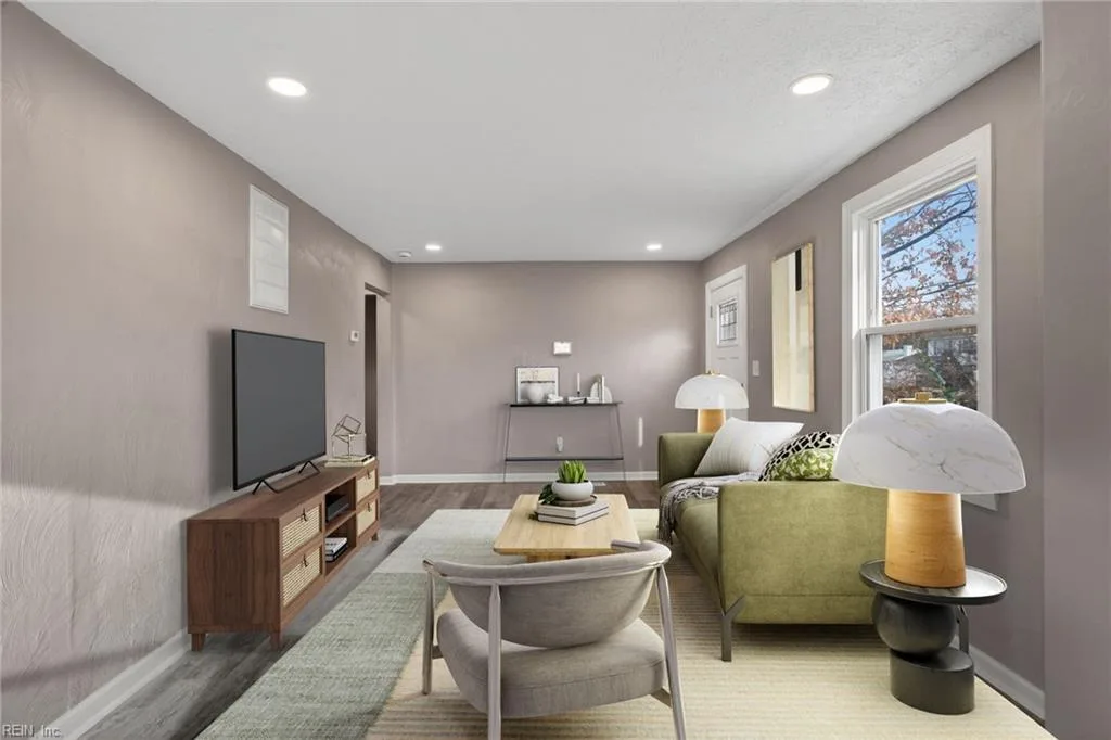 1809 Roanoke AVE, Newport News — 4 bed Residential, 1,500 sqft