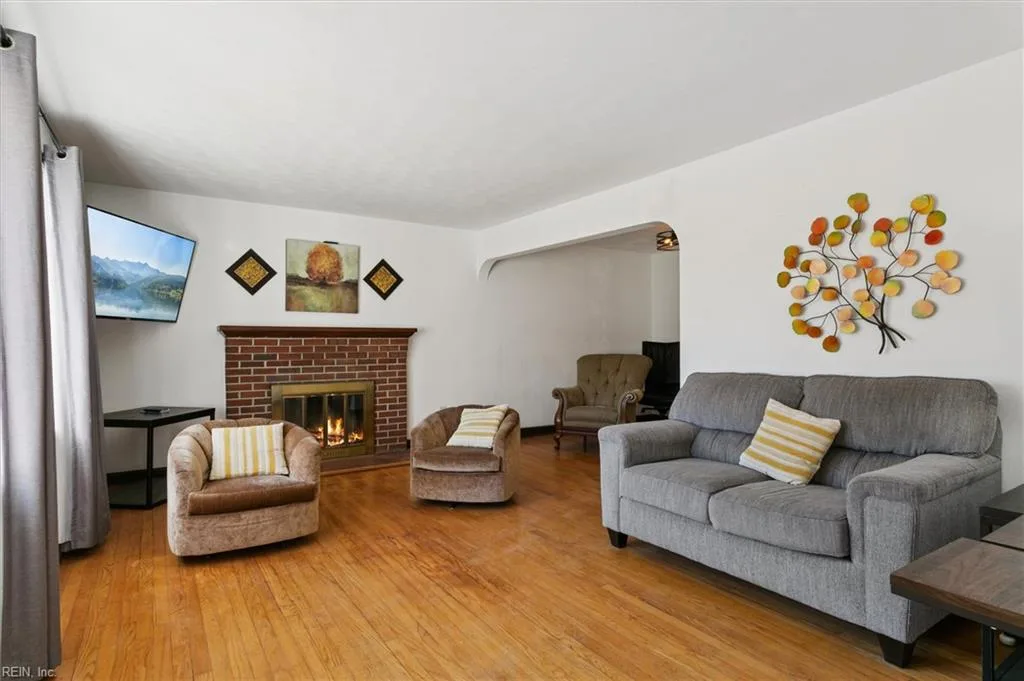 66 Cline DR, HAMPTON VA 23666 - Photo 3