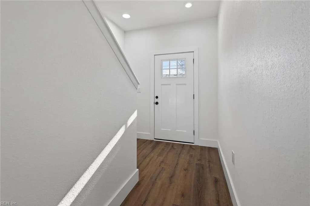 3213 Shell RD, HAMPTON VA 23661 - Photo 5