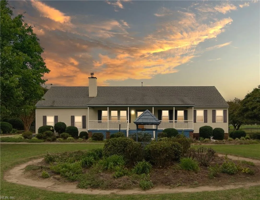 102 Wade AVE, KNOTTSISLAND NC 27950