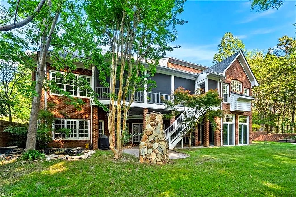 3308 Yarding WAY, Toano — 6 bed Residential, 5,086 sqft