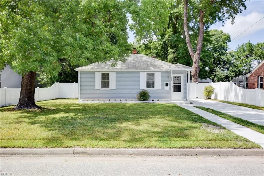 2833 Ryland RD, HAMPTON VA 23661 - Photo 2