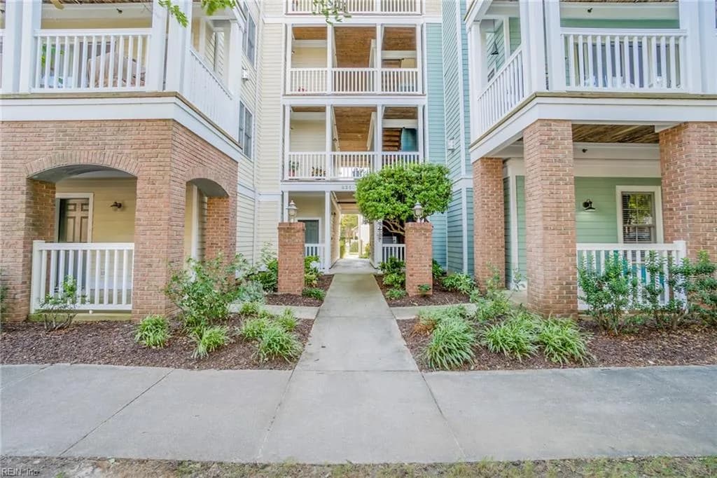 8252 N View BLVD, NORFOLK VA 23518 - Photo 2
