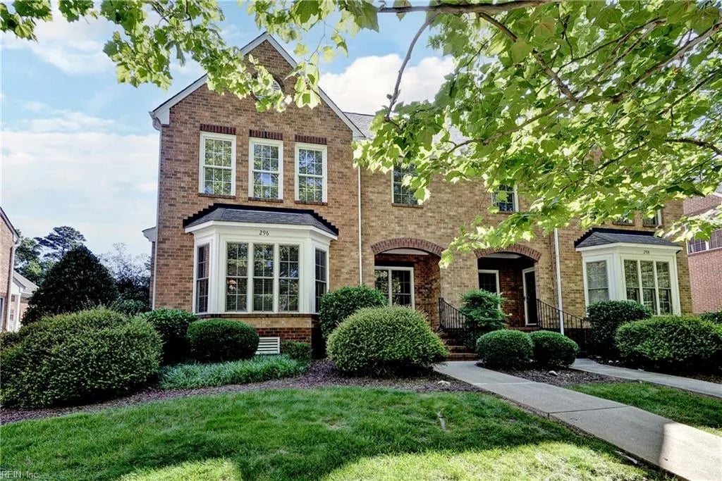 296 Walt Whitman AVE, NEWPORTNEWS VA 23606