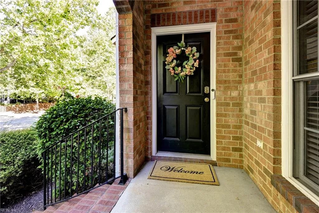 296 Walt Whitman AVE, NEWPORTNEWS VA 23606 - Photo 3