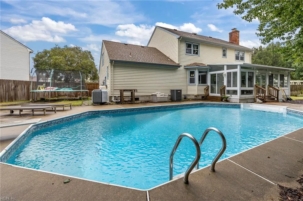 2008 Gassett Ct, Virginia Beach — 5 bed Residential, 2,857 sqft