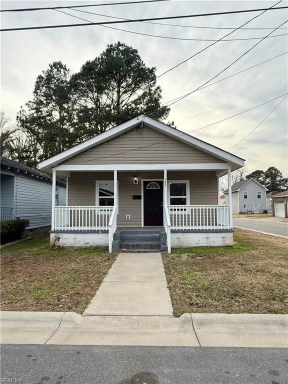 121 S 10TH ST, Suffolk — 3 bed Residential, 892 sqft