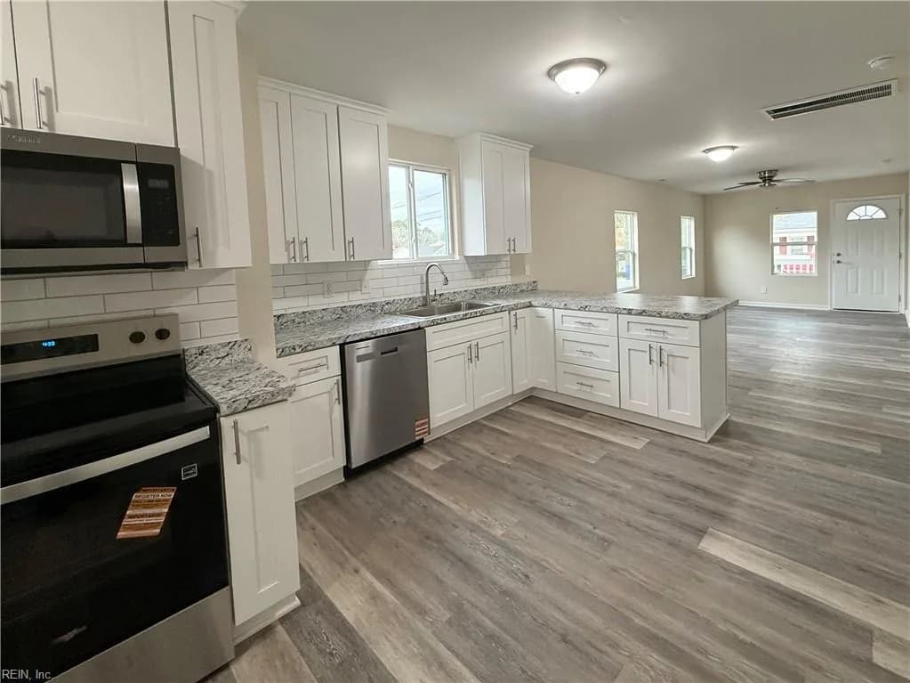 121 S 10TH ST, SUFFOLK VA 23434 - Photo 4
