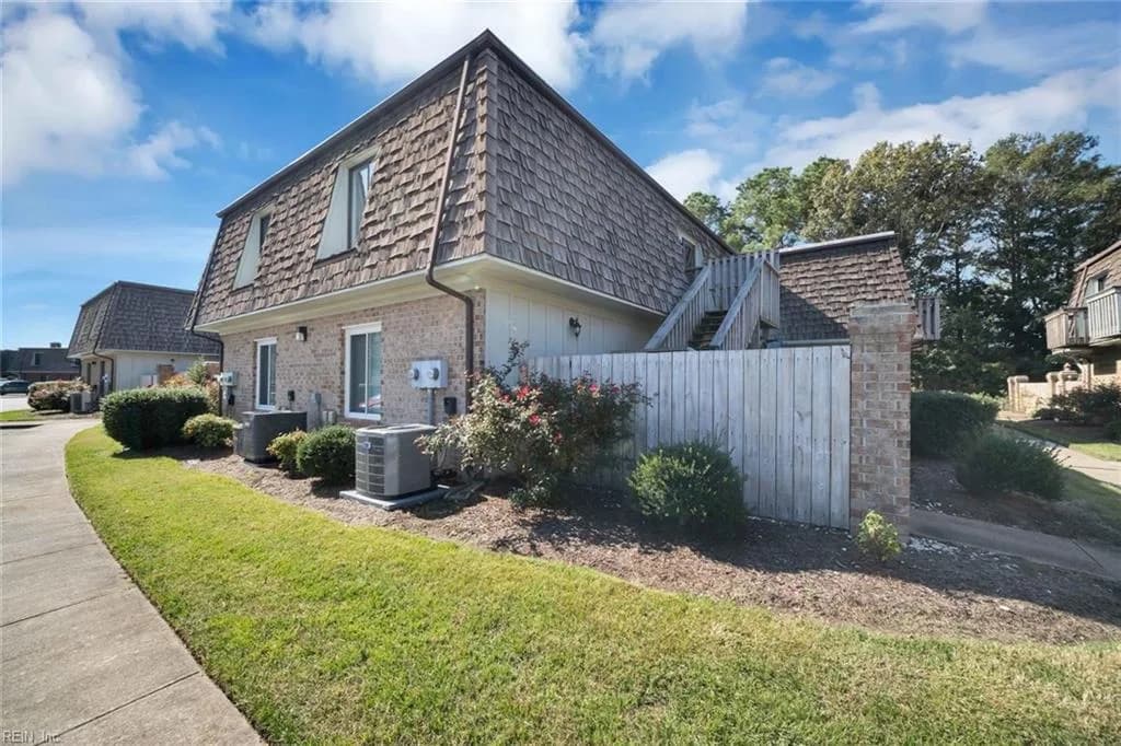 1635 Ocean Bay DR, VIRGINIA BEACH VA 23454 - Photo 2