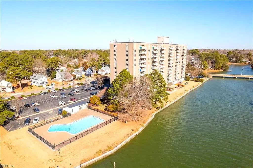 7320 Glenroie AVE #8E, NORFOLK VA 23505 - Photo 2