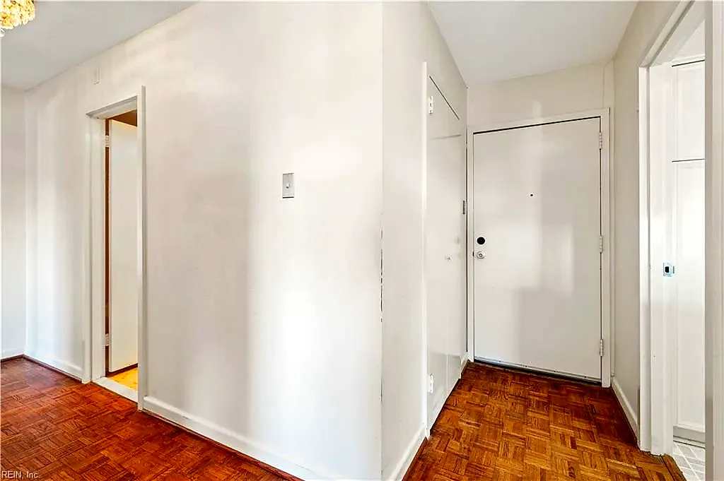 7320 Glenroie AVE #8E, NORFOLK VA 23505 - Photo 4