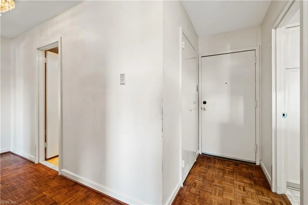 7320 Glenroie AVE #8E, NORFOLK VA 23505 - Photo 4