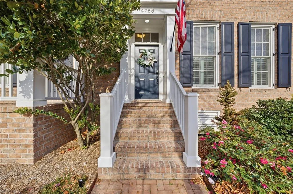 4758 Pleasant AVE, Norfolk — 4 bed Residential, 3,079 sqft