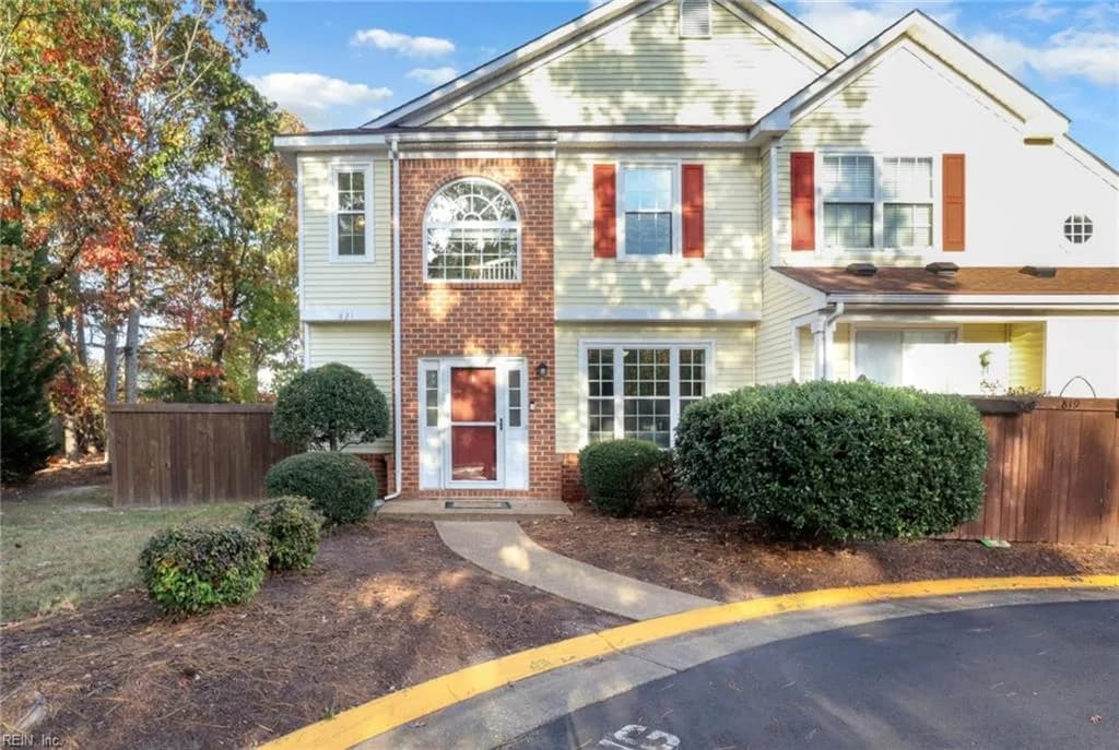 821 Oak Springs CT, NEWPORTNEWS VA 23602 - Main photo