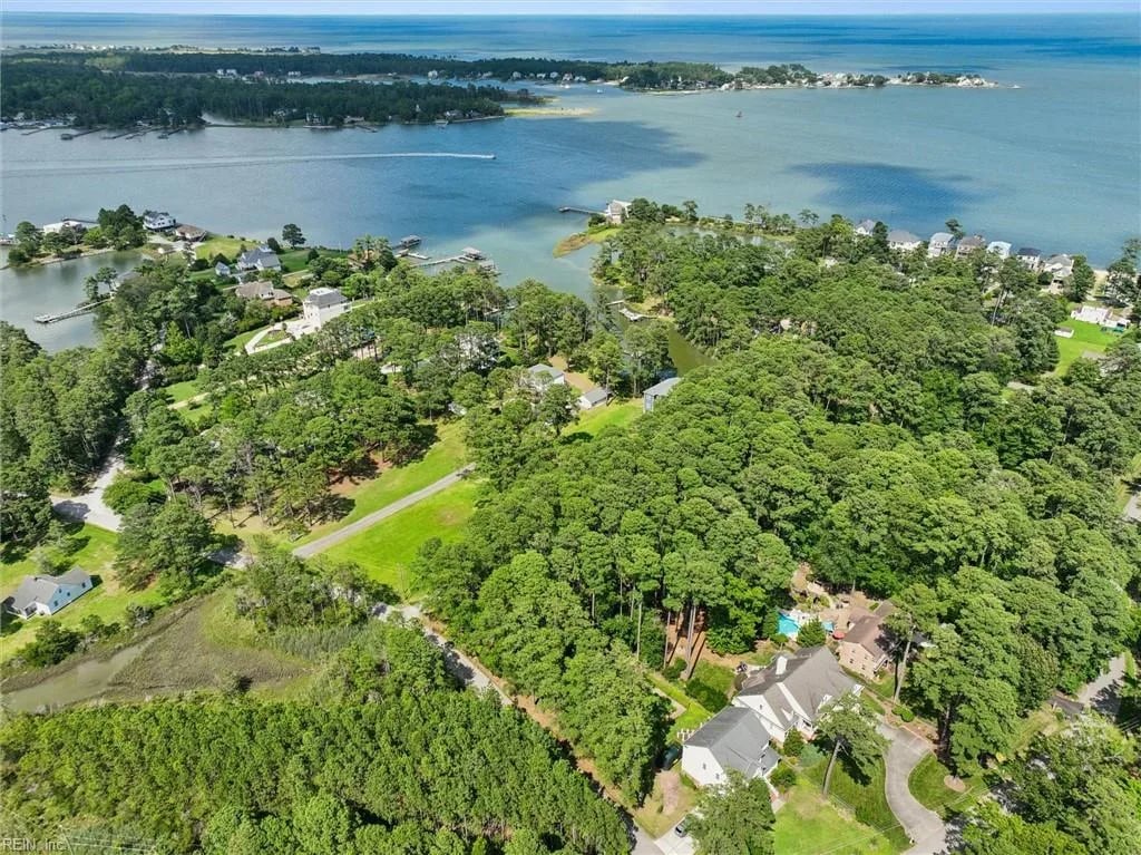106 Anchor DR, YORKTOWN VA 23692