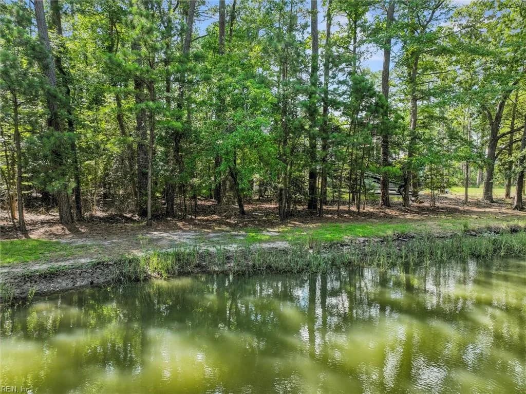 106 Anchor DR, YORKTOWN VA 23692 - Photo 4