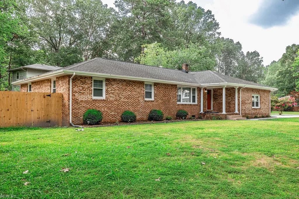 817 Englewood DR, CHESAPEAKE VA 23320 - Main photo