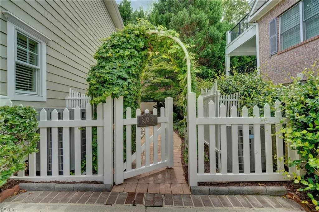 302 55th ST #B, VIRGINIABEACH VA 23451 - Photo 2