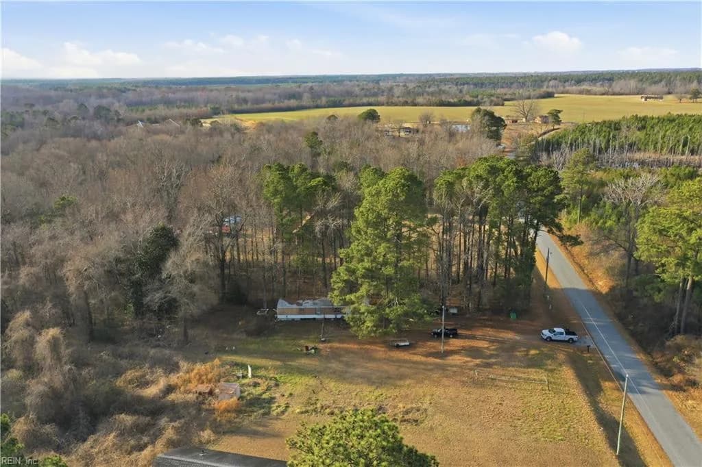 21118 Bethel RD, COURTLAND VA 23837 - Photo 2