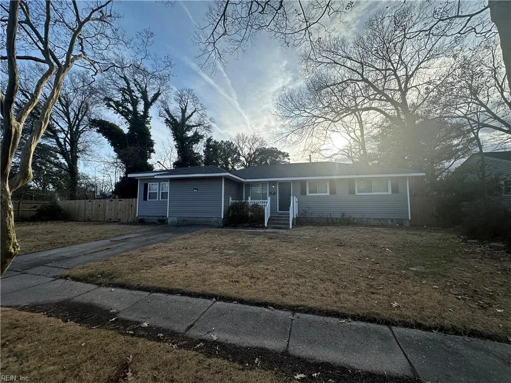 1329 Pineview AVE, NORFOLK VA 23503 - Main photo