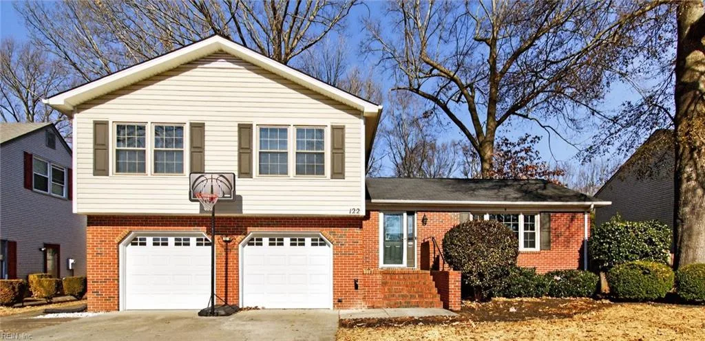 122 Dunn CIR, Hampton — 3 bed Residential, 2,000 sqft