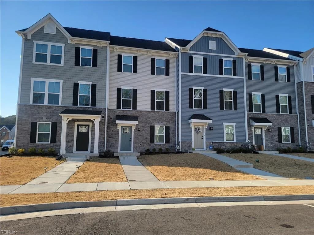 129 Pocosin PATH, POQUOSON VA 23662 - Photo 2
