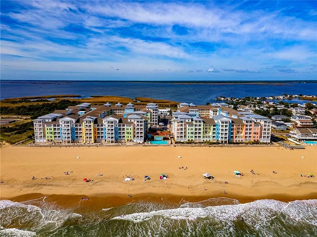 3738 Sandpiper RD #417B, VIRGINIA BEACH VA 23456