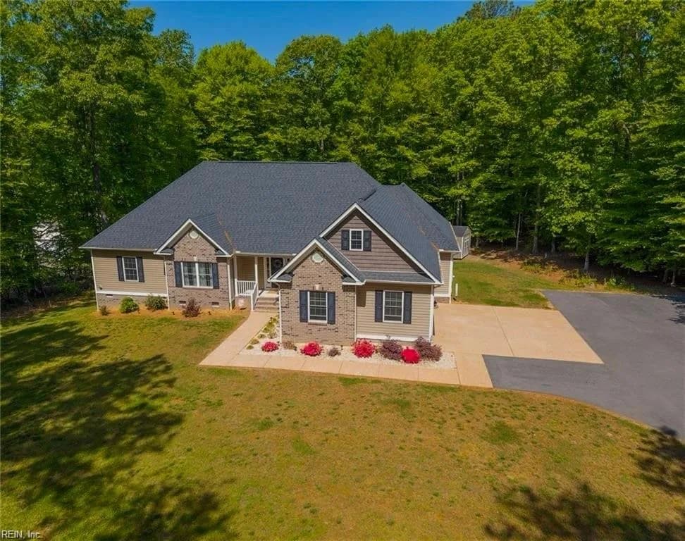 758 Mariners Woods DR, HARTFIELD VA 23071 - Photo 3
