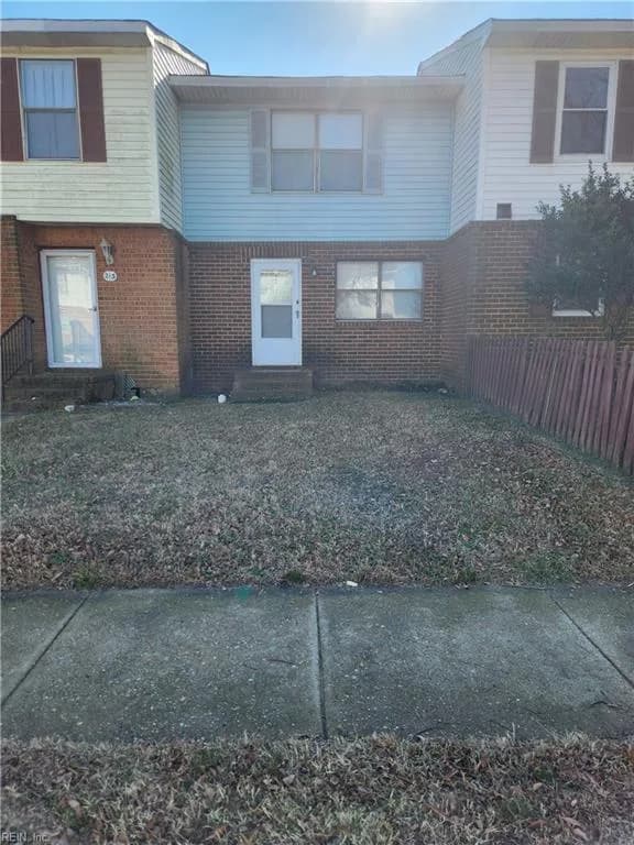 211 Greenbrier AVE, NORFOLK VA 23505 - Main photo