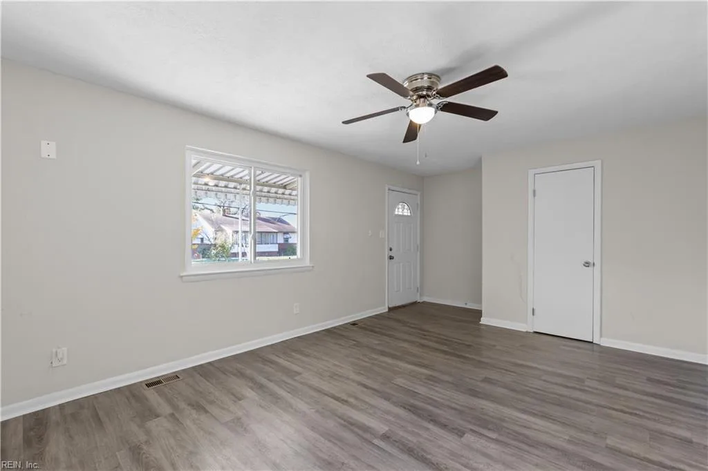710 Back River RD N, HAMPTON VA 23669 - Photo 4