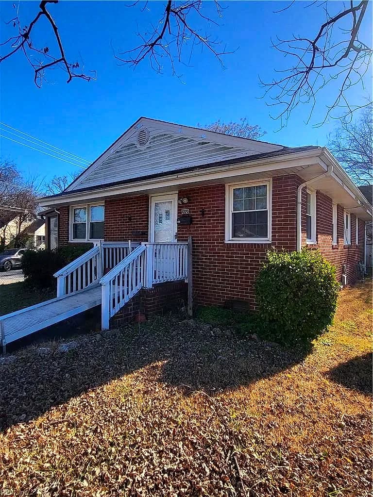 1210 34th ST, NEWPORTNEWS VA 23607 - Photo 3