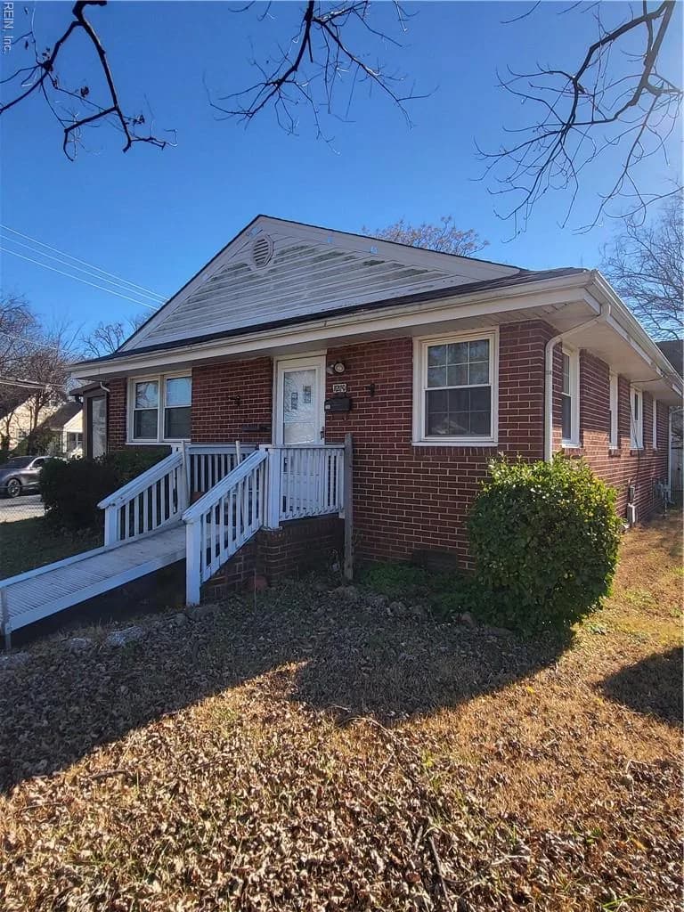1210 34th ST, NEWPORTNEWS VA 23607 - Photo 3